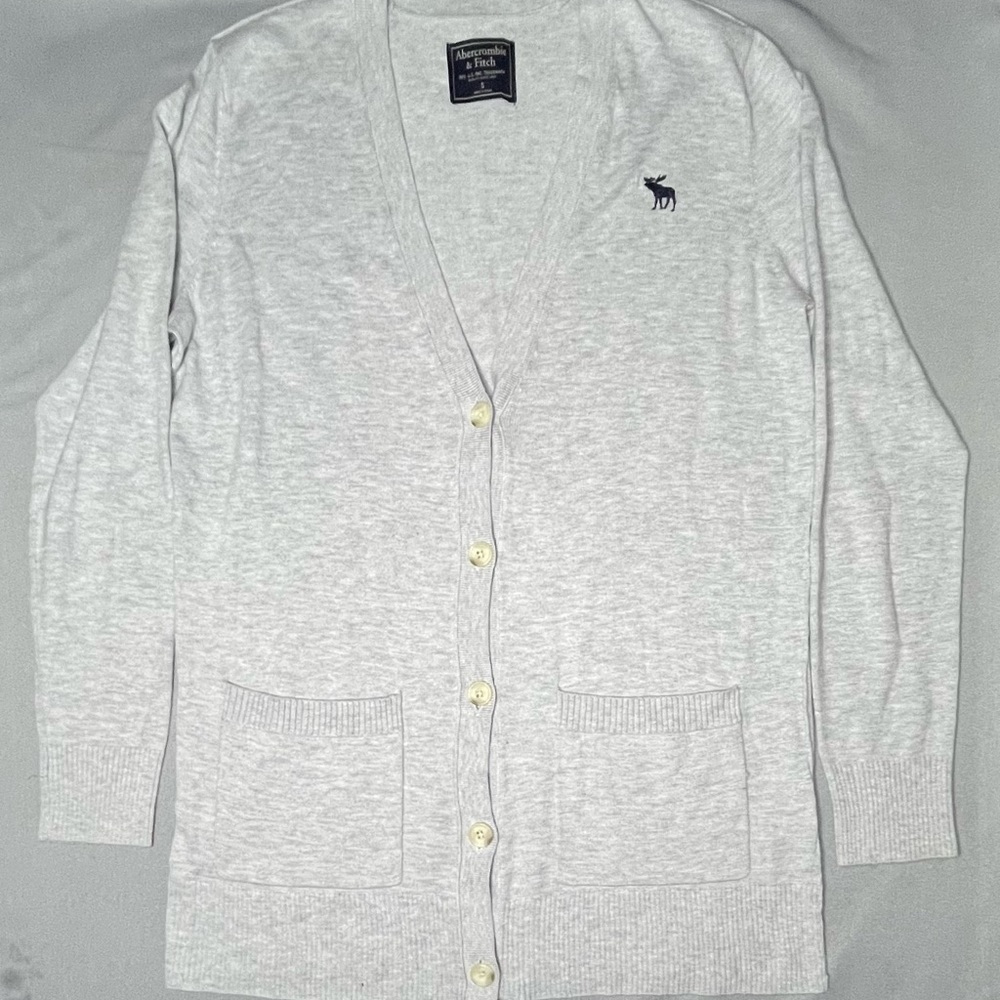 Abercrombie & Fitch Light Gray V-Neck Cardigan - Picture 3 of 10